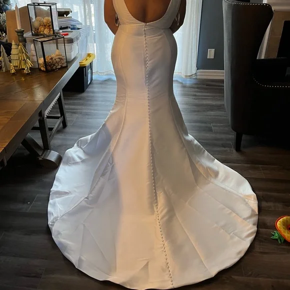 NWT Private Label Satin Wedding Dress with Train and Buttons - Picture 5 of 6